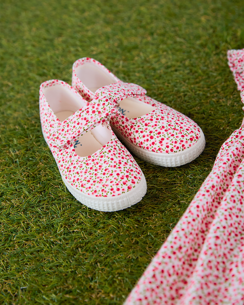 Hampton Canvas Martha Shoes in Red Cherry