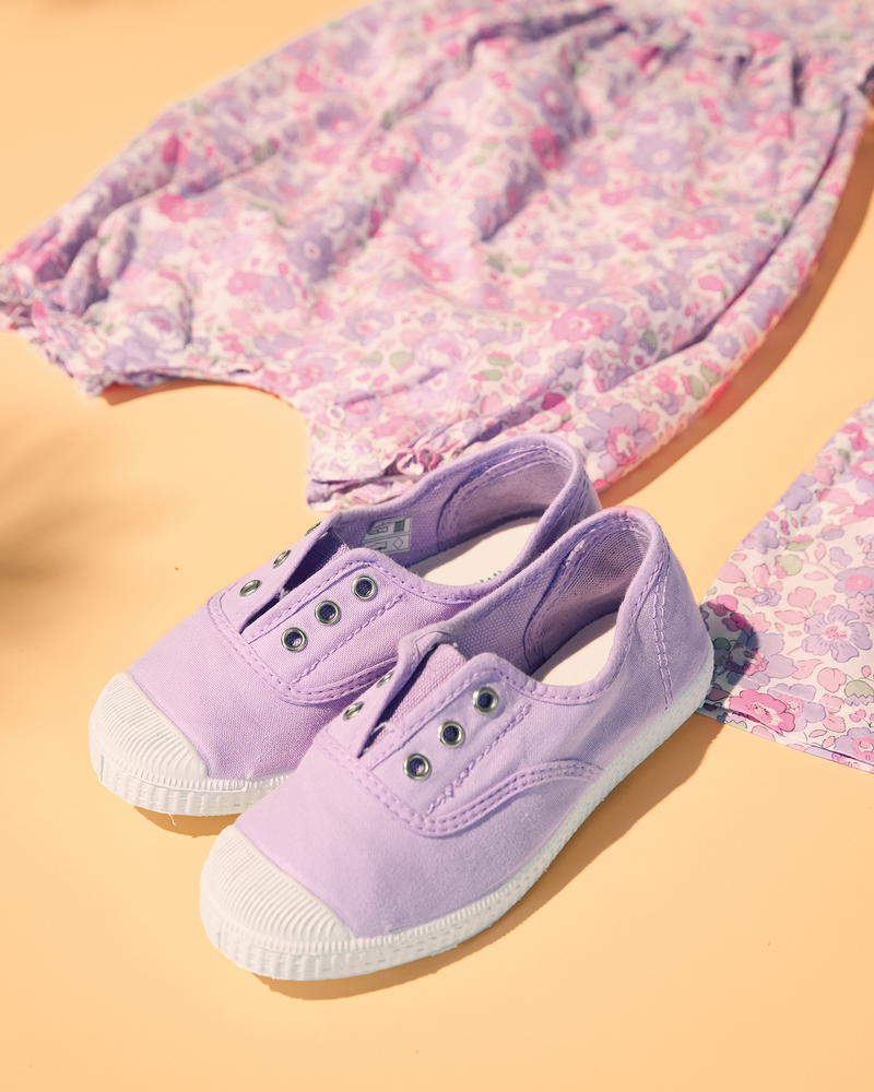 Hampton Canvas Plum Plimsolls in Lavender