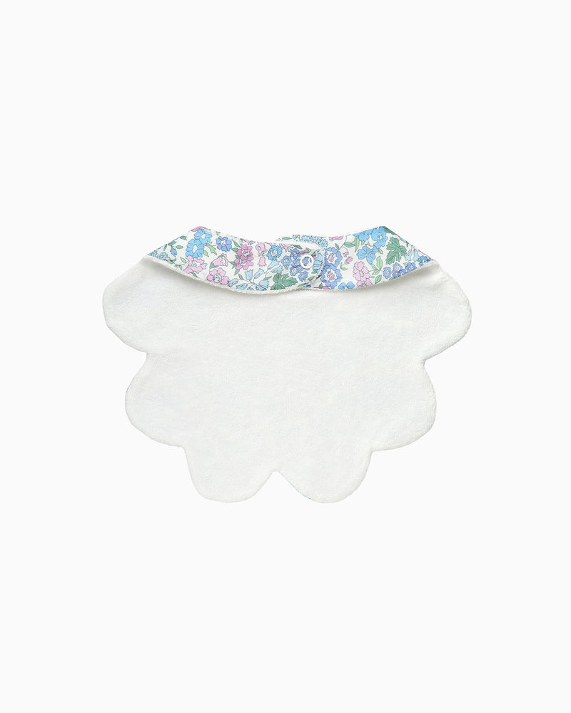 Scalloped Bib in Emma & Amelia
