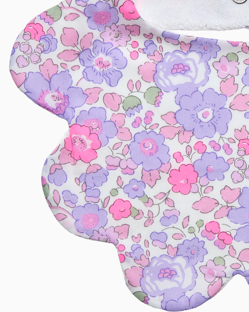 Scalloped Bib in Lilac Betsy