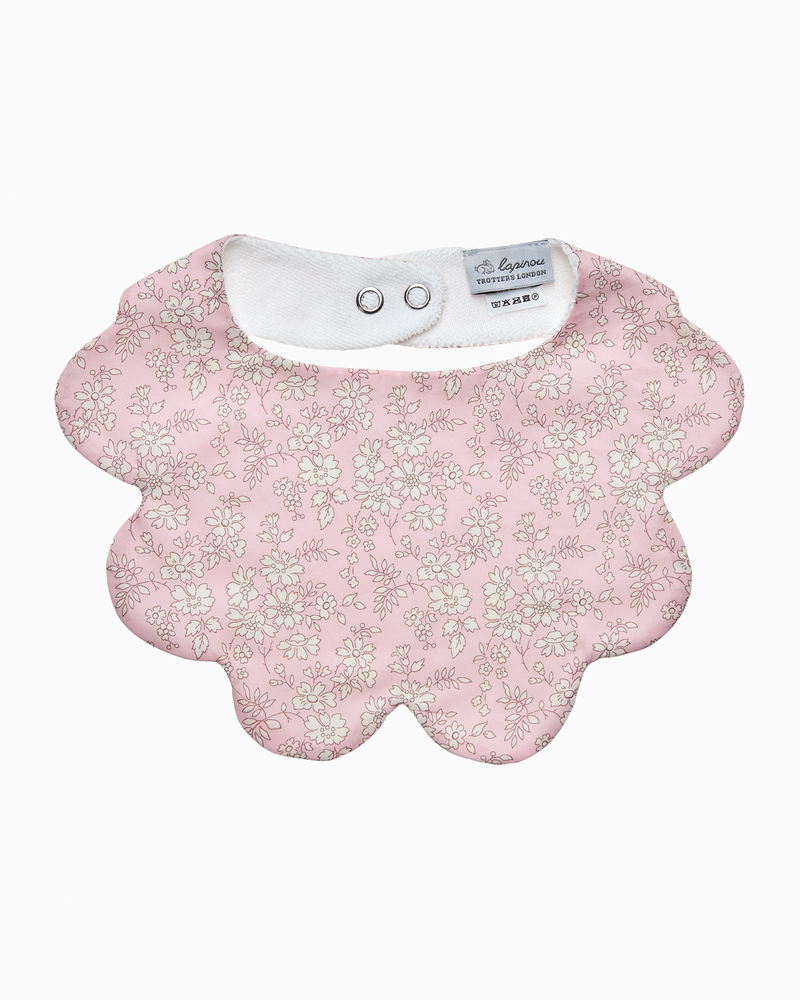 Scalloped Bib in Pink Capel