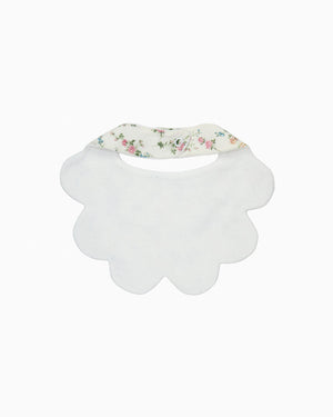 Scalloped Bib in Elizabeth