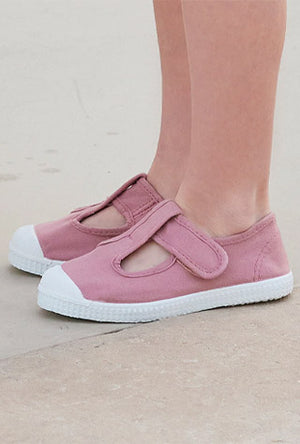 Hampton Canvas Champ Shoes in Rose