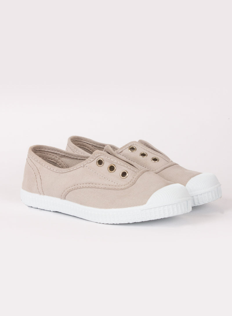 Hampton Canvas Plum Plimsolls in Putty