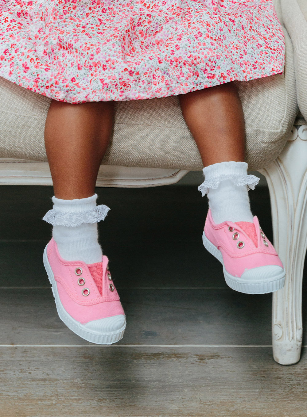 Girls pink canvas shoes Clearance