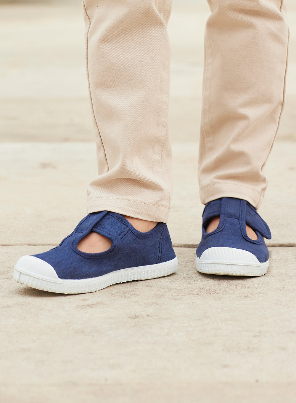 Hampton Canvas Champ Shoes in Navy