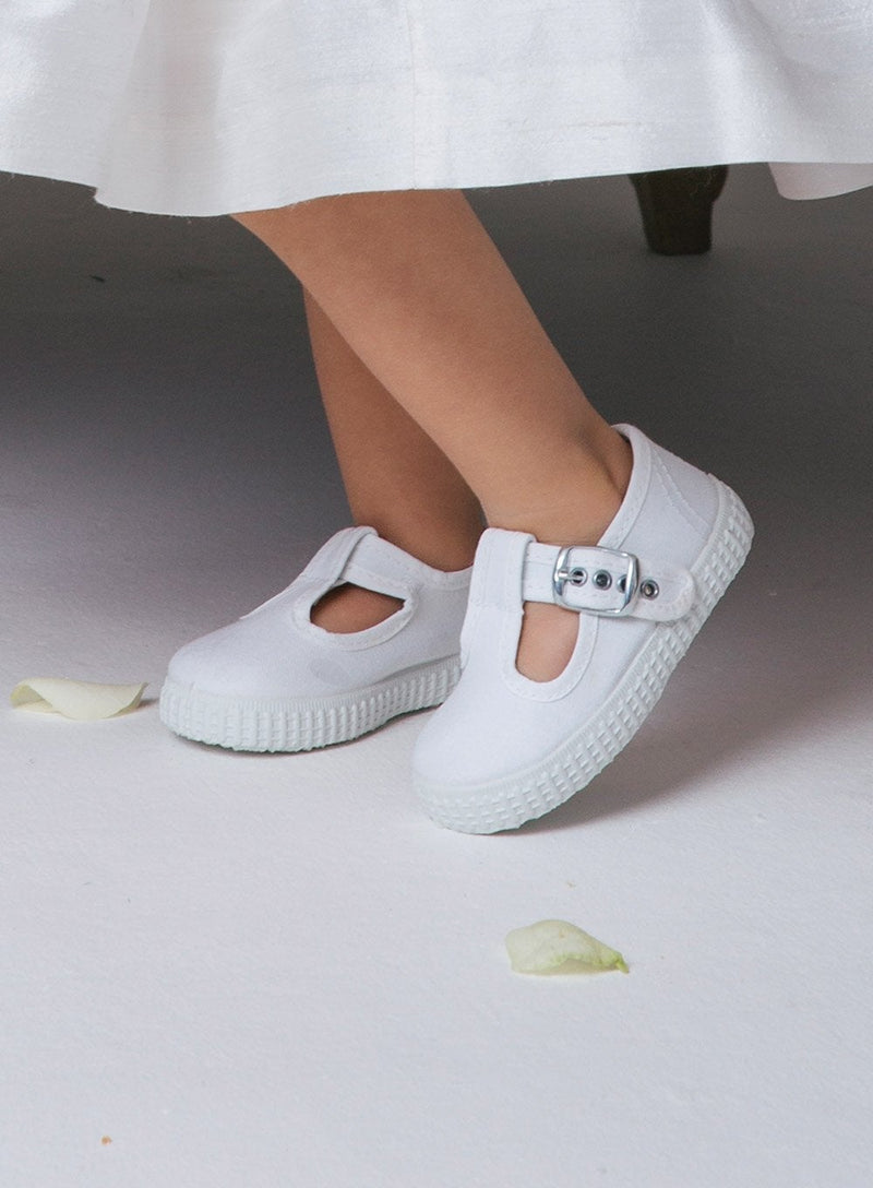 Hampton Canvas  Shoes Hampton Canvas Nantucket Shoes in White