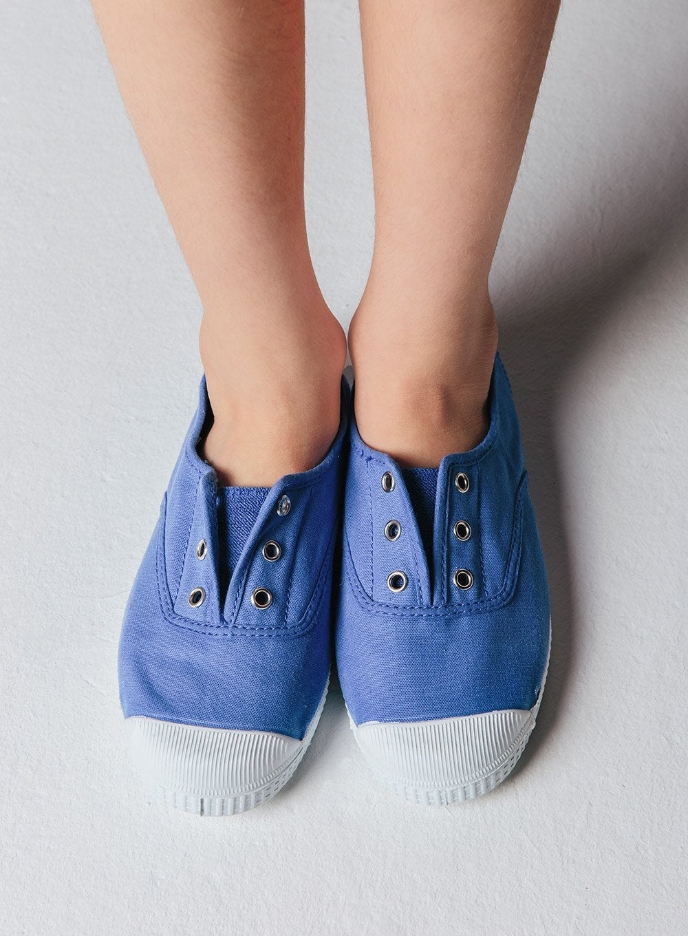 Hampton Canvas Plum Plimsolls in Cornflower | Trotters – Trotters