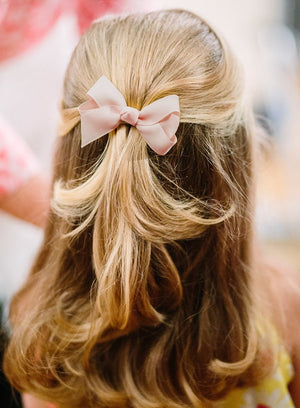 Large Bow Hair Clip in Vanilla